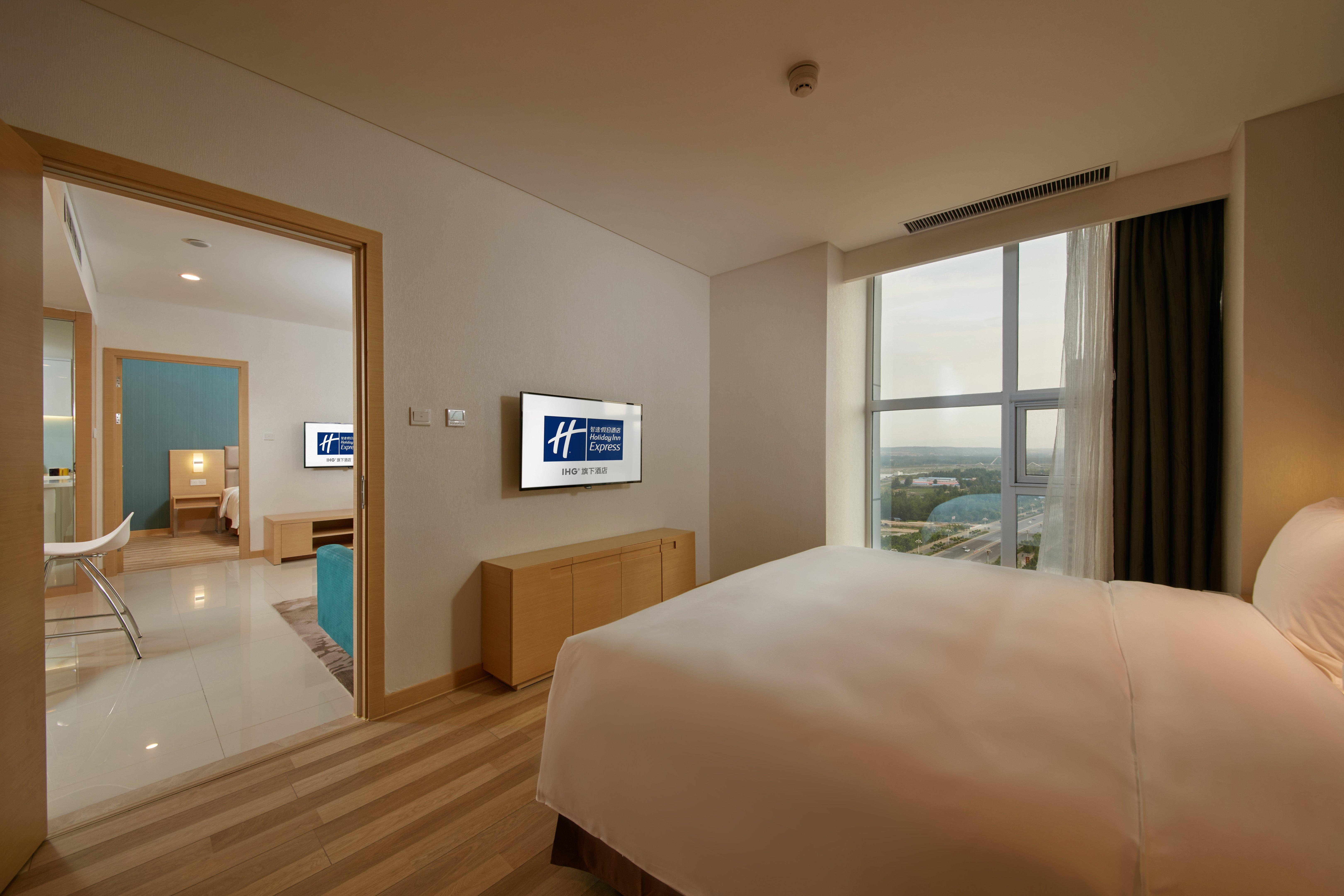 Holiday Inn Express Luoyang Yichuan By Ihg Zewnętrze zdjęcie