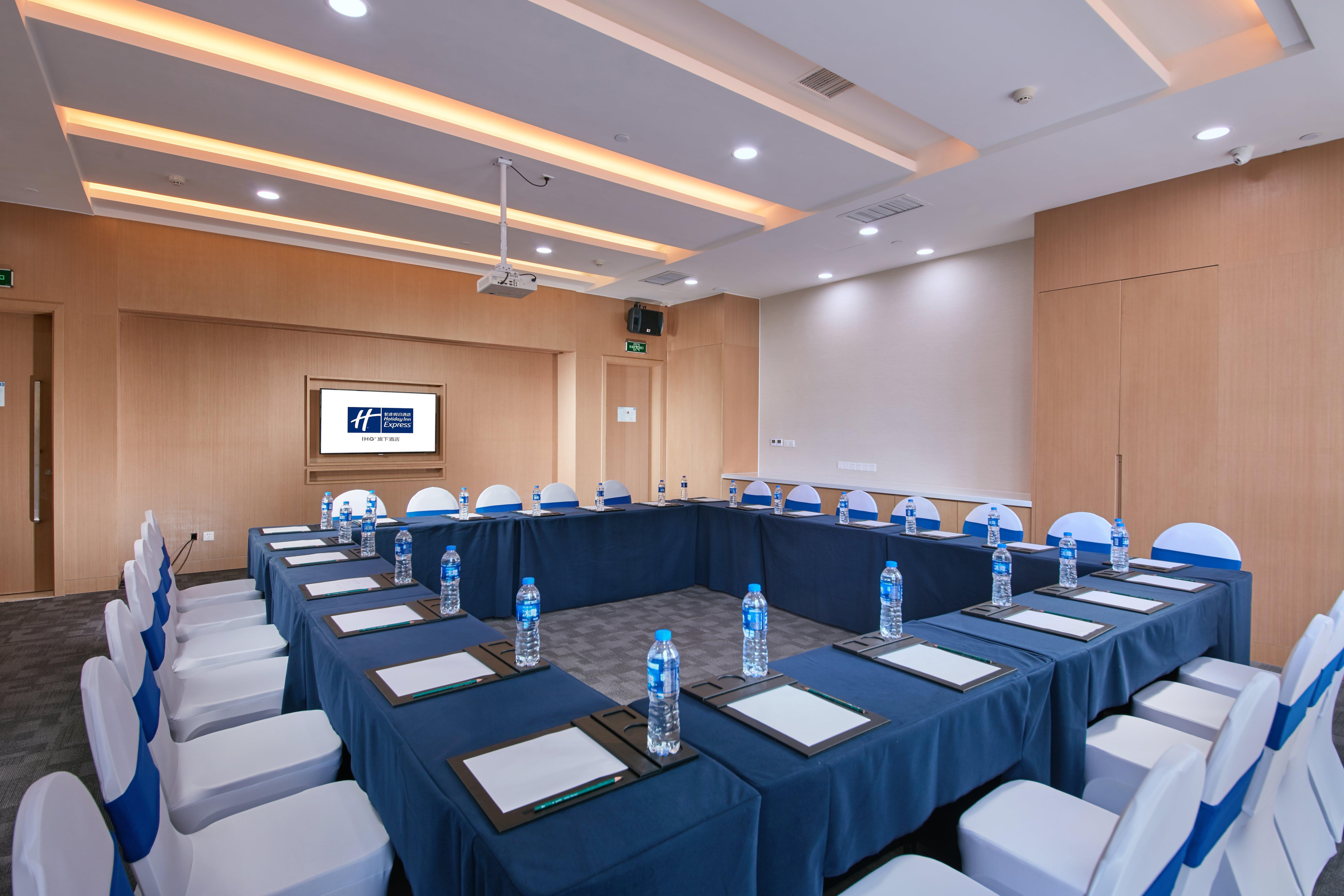 Holiday Inn Express Luoyang Yichuan By Ihg Zewnętrze zdjęcie